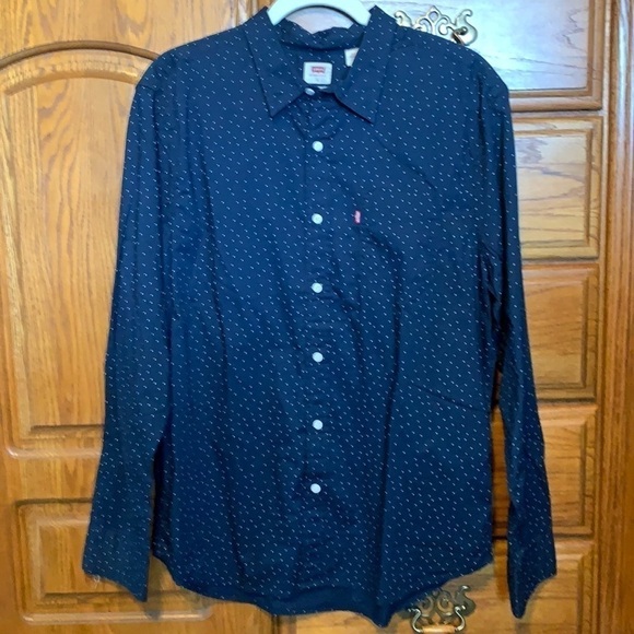 Levi’s Classic Button Down Shirt - Picture 1 of 6